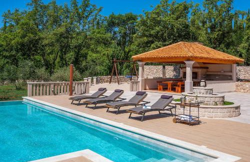 Cilipi Villa | Midnight Serenity