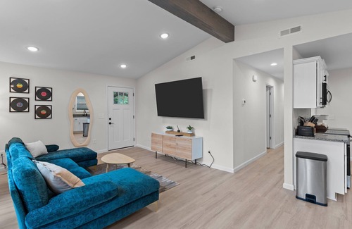 Wilmington House | Midtown Wilmington Oasis: Modern 3BR Home Near Beach, Downtown, & UNCW!n