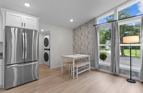 Wilmington House | Midtown Wilmington Oasis: Modern 3BR Home Near Beach, Downtown, & UNCW!n