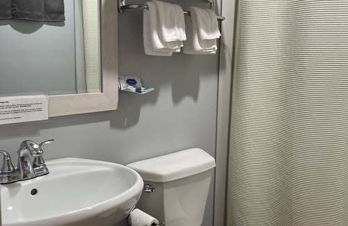 Guthrie Center Hotel | Midway Motel