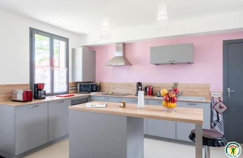 Gouy-les-Groseillers House | Miel et groseilles