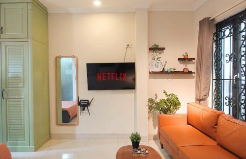 Hanoi Backpacker Quarter Apartment | Migo Housing - Hanoi Beer Street - Central and Spacious - Ensuite Kitchen - Ensuite Bathroom