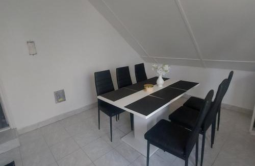 Cserkeszolo House | Miklós Magánszállás