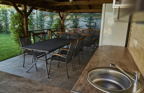 Kunszentmiklos Apartment | MiklósGrill - Kunszentmiklósi Étterem és Panzió