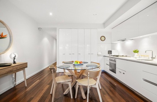 Prahran Apartment | “MILA” Trendy Prahran 1-Bed Apartment with Balcony