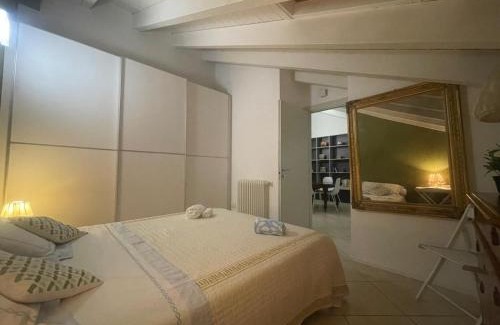Caronno Pertusella Apartment | Milano-Como Elegant with AC e WIFI front station
