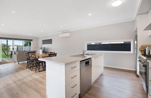 Milawa House | Milawa Vineyard Views - Guesthouse 2