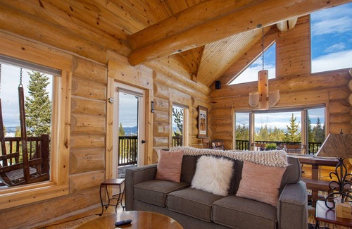 Pole Creek Preserve Cabin | Miles Behind Log Cabin by Stay Winter Park