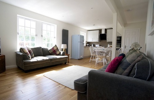 Lower Largo House | Mill Cottage, waterside, in the heart of Lower Largo & fully renovated