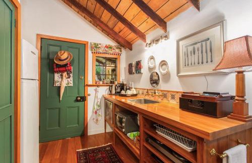 Akaroa House | Mill Cottage with Spa Pool & Sauna