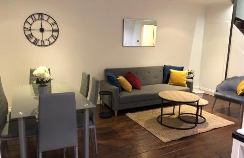 Hale Apartment | Mill Hill Modern 3 Bedroom Apartment