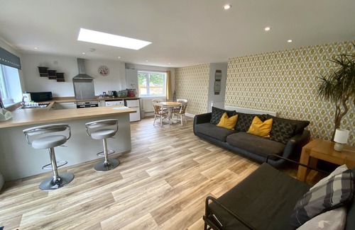 Newton St Loe Cottage | Mill Lane Cottage, a pretty cottage in beautiful countryside, 4 miles from Bath.