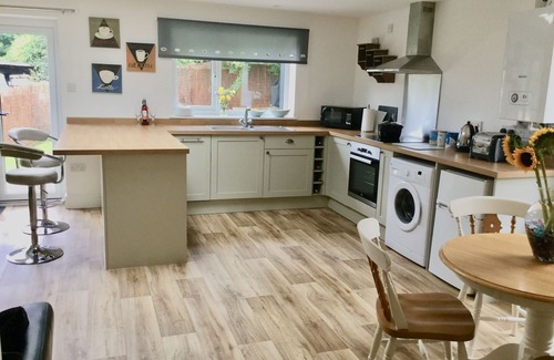 Newton St Loe Cottage | Mill Lane Cottage, a pretty cottage in beautiful countryside, 4 miles from Bath.