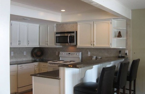 Sunrise Beach House | Million dollar views & steps to the water! Spacious layout. Summer Specials!