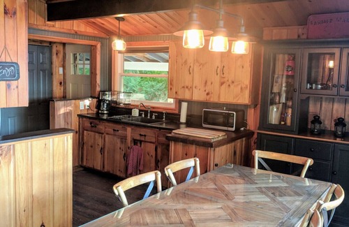Wilberforce Cottage | Million Dollar View, Private Cottage Escape