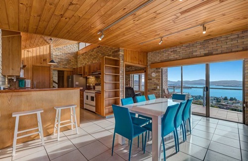 Sandy Bay House | Million Dollar View Day and Night - for big family or few families together