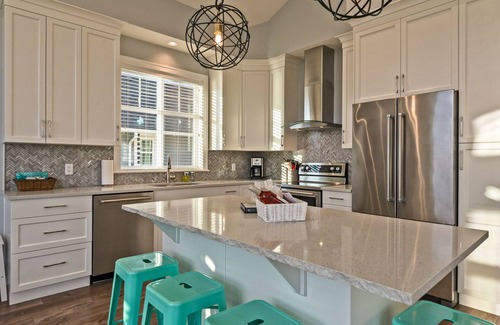 Okanagan-Similkameen House | Million Dollar Views! Private Hot Tub - Boat Slip! Golf Car (with fee)