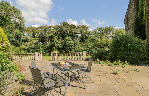 Newton in Furness House | MILLWOOD MANOR, pet friendly, with open fire in Dalton-In-Furness