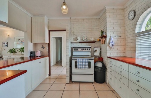 Cape Town House | Milnerton Oak Lodge