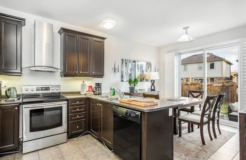 Halton Regional Municipality House | Milton Home away from home