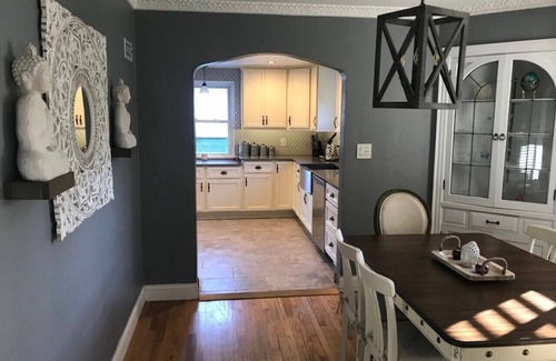 Brookfield House | Milwaukee DNC Convention Rental (7/11 - 7/18 only) - 3 Bedrooms