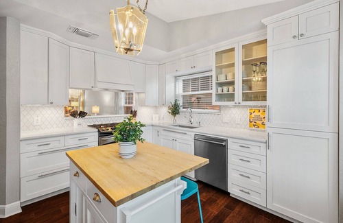Indian Oaks House | Milwood Retreat: 30 Day Min, Apple, The Domain, High Tech Corridor