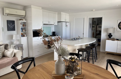 Lulworth House | Mima’s Nest Beach House