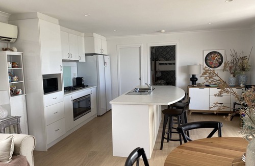 Lulworth House | Mima’s Nest Beach House