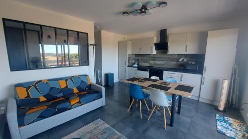 Mimizan-Plage Apartment | Mimizan Plage - Grand Studio 3 étoiles - 1 à 4 pers - Tout confort - 6 mn à pieds de la plage