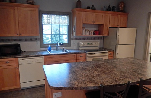 Saugatuck Apartment | Mim’s Place Clean, Close and Convenient Apartment "On the Hill" in Saugatuck