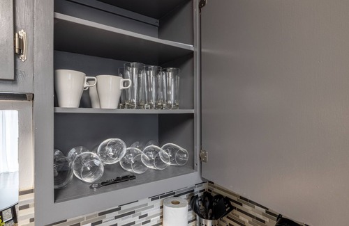 North Burnet House | Min's Away From Domain, Q2, Breweries W/Pool