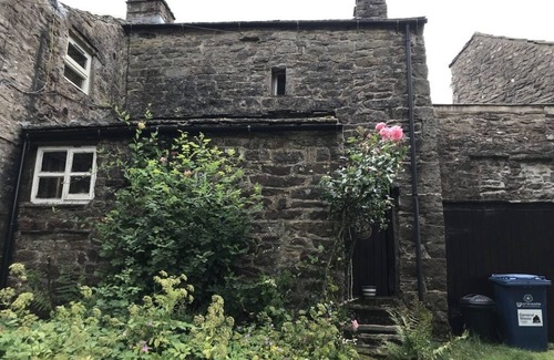 Keld Cottage | Miner's cottage in stunning Swaledale.nNo TV, internet or mobile phone signal.
