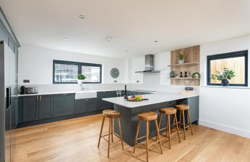 Cirencester House | Minety Lake 64 ML64 Lower Mill Estate Cotswolds