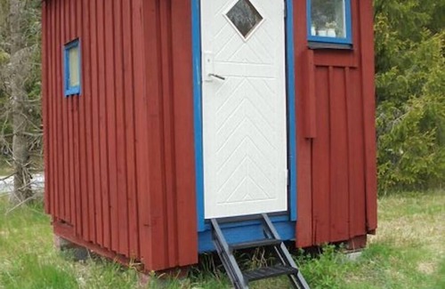 Kopparberg House | Mini holiday home, located at a mini-lake in Bergslagen