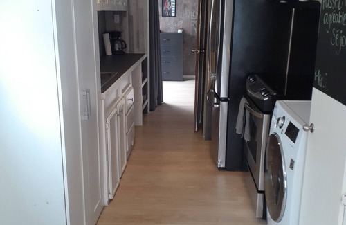 Farnham House | Mini-home with spa
