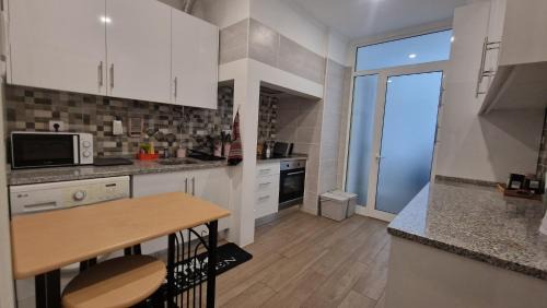 Sao Sebastiao da Pedreira House | MINI HOST in LISBON