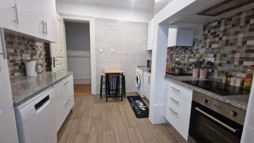 Sao Sebastiao da Pedreira House | MINI HOST in LISBON