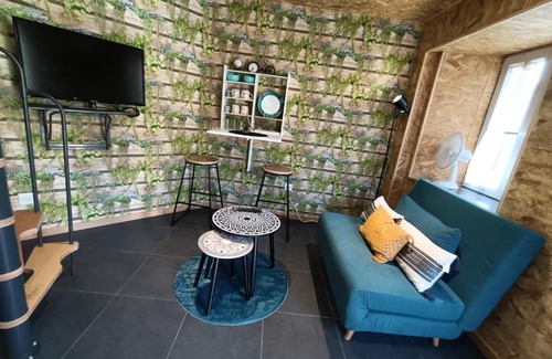 Toury Apartment | Mini House in Beauce