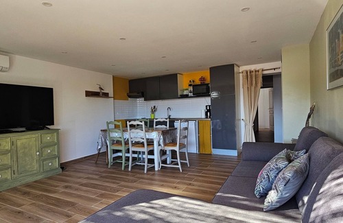 Vetricella Villa | Mini villa T3 air-conditioned, sea view, cosy & modern