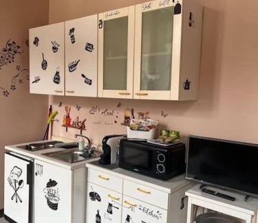 Centro Storico Apartment | Minimal Studio con travi a vista