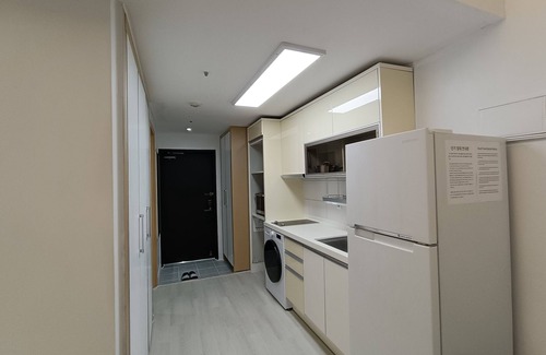 Banghwa-dong Apartment | Minimalism Stay 6 next to Gimpo Airport