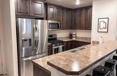 Moab South Valley House | Minimalist 2 br King Beds - Pool - Close to Parks