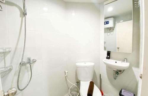 Semarang Apartment | Minimalist and Homey Studio Room at Amartha View Apartment By Travelio