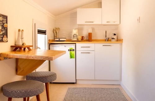 Urla Apartment | Minimalist and Rooftop Flat with Terrace in Izmir