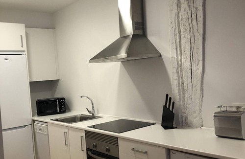 Casco Viejo House | Minimalist apartment in the heart of Bilbao, metro and parking at 50m