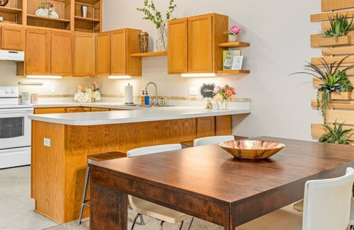 North Saint Paul House | Minne-GetAway: Modern Cottage