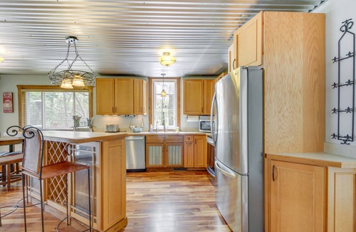 Ossipee Cottage | Minnesota Cabin w/Deck & Private Beach