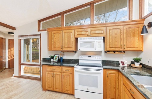 St. Cloud Cabin | Minnesota Magic - Escape to a Riverside Retreat