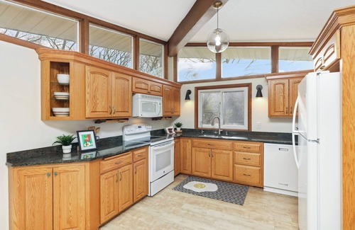 St. Cloud Cabin | Minnesota Magic - Escape to a Riverside Retreat