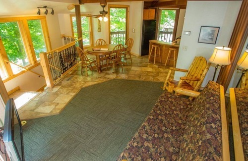 Puposky Cabin | Minnesota Octagon Treehouse - Private Jacuzzi & Forest Views